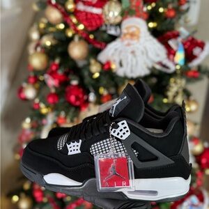 Jordan 4 white thunder